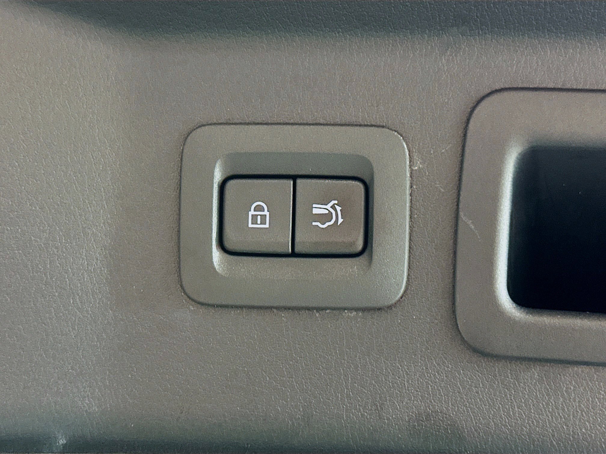 Used 2024 MAZDA CX-90 Plug-In Hybrid w/ Preferred image 33