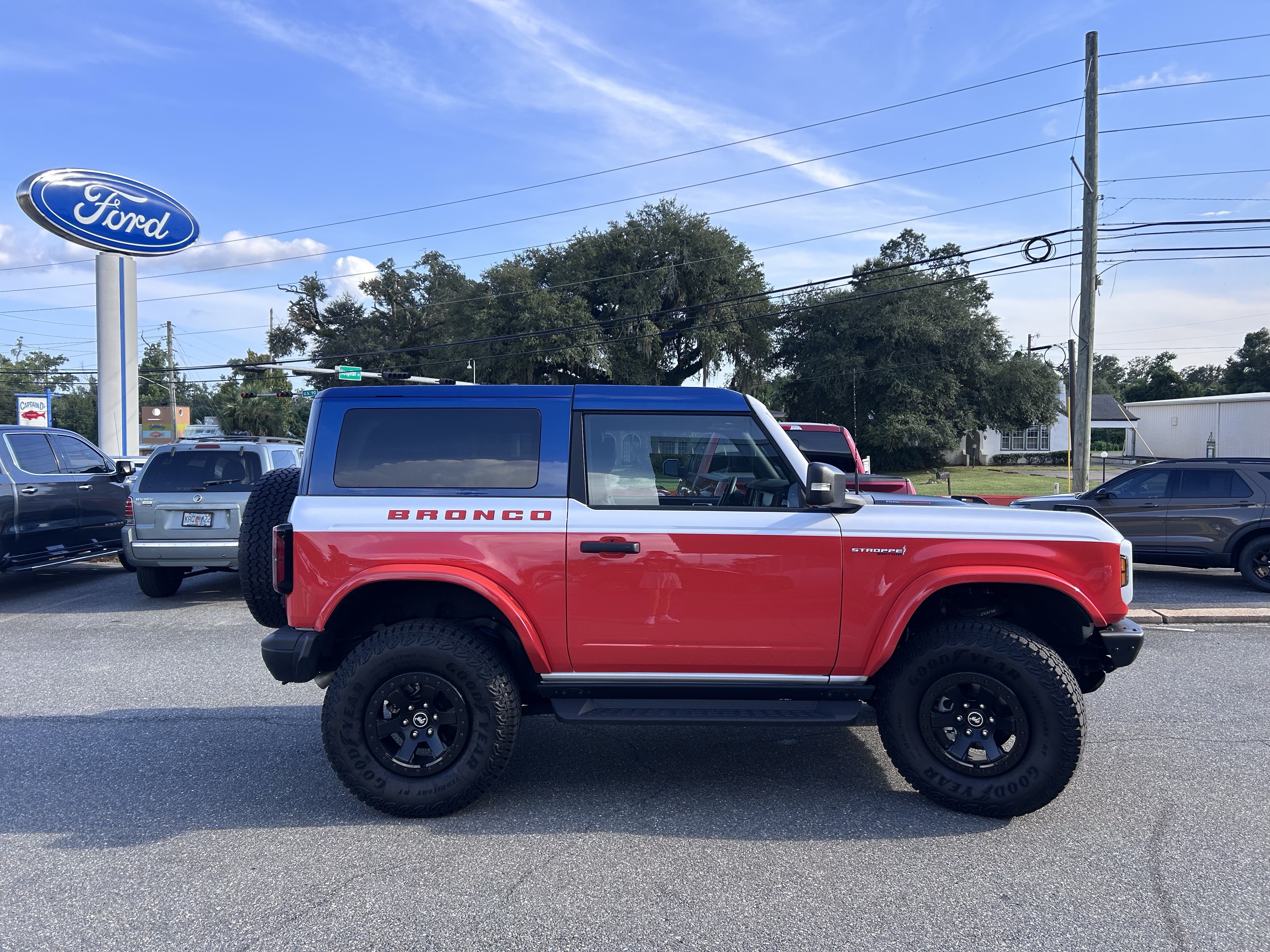 Used 2025 Ford Bronco Stroppe Edition AWD/4WD image 8