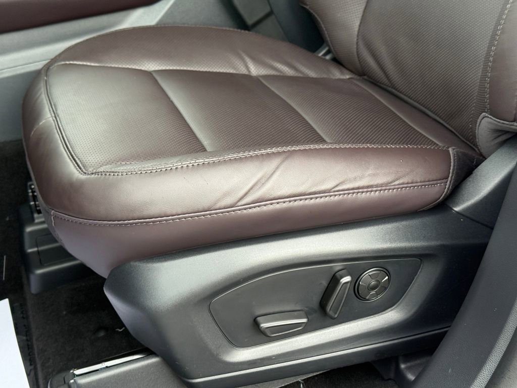 New 2026 Ford Explorer Platinum image 27