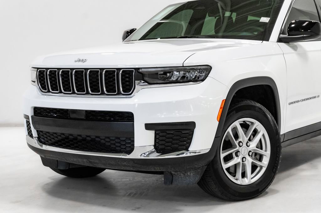 Used 2025 Jeep Grand Cherokee L Laredo image 2