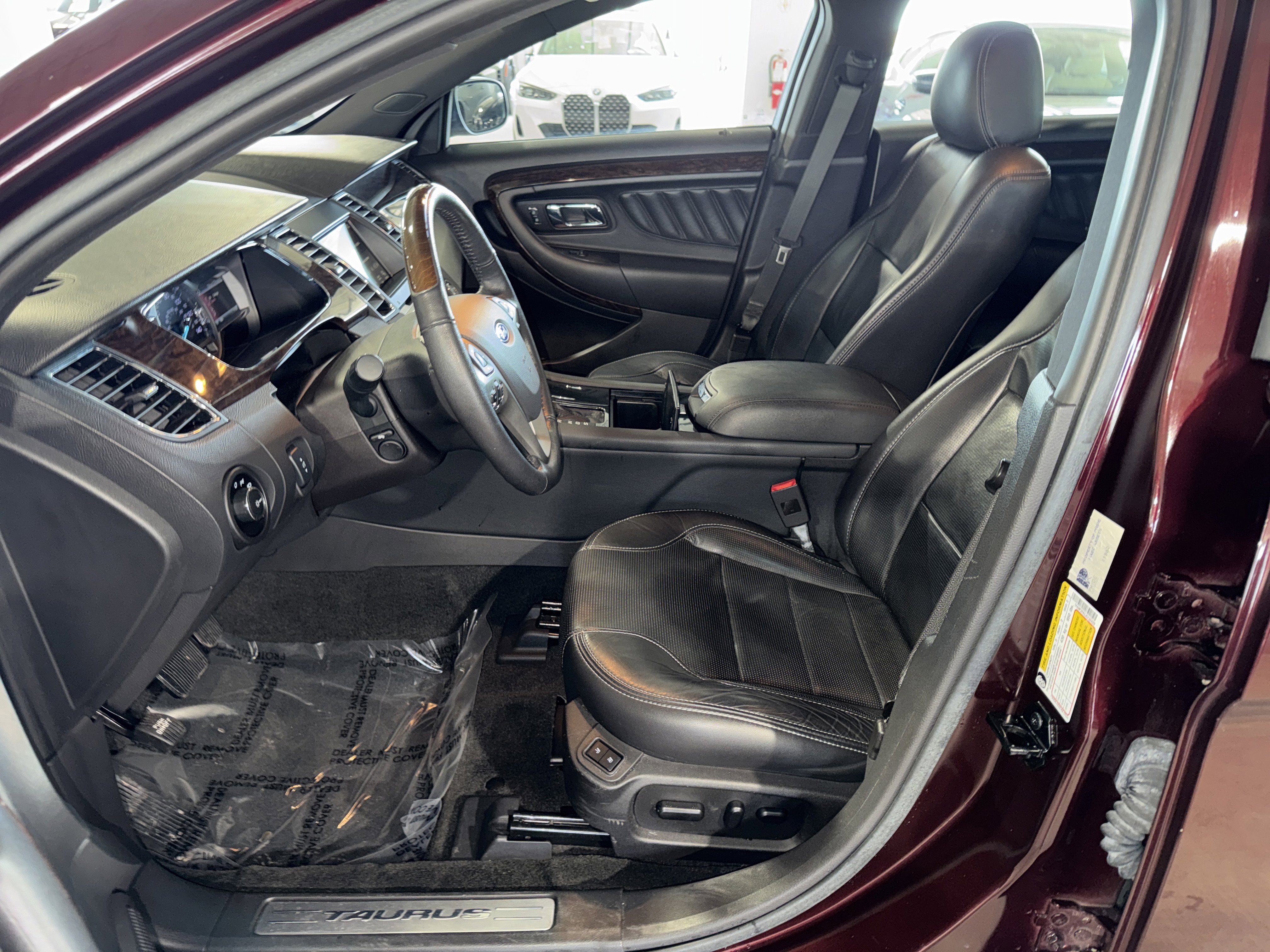 Used 2018 Ford Taurus Limited image 18