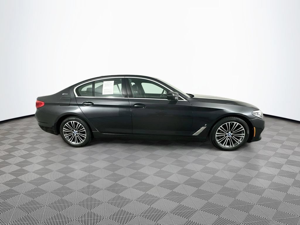Used 2019 BMW 530e xDrive w/ Convenience Package AWD/4WD image 10