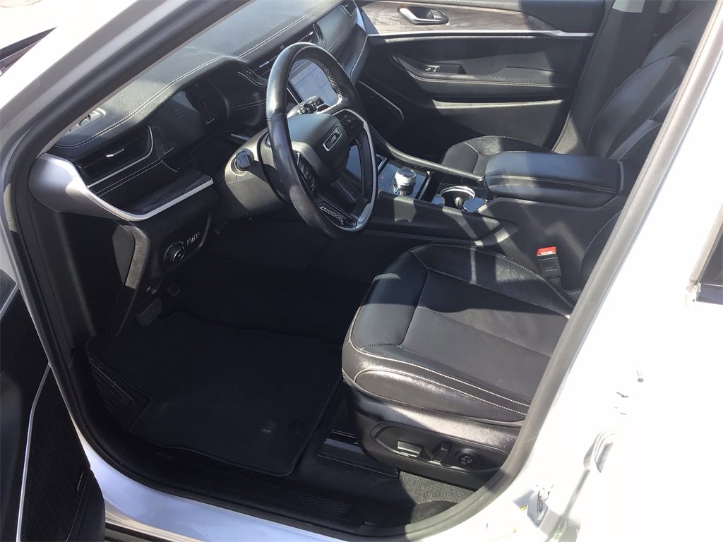 Used 2022 Jeep Grand Cherokee L Limited image 9