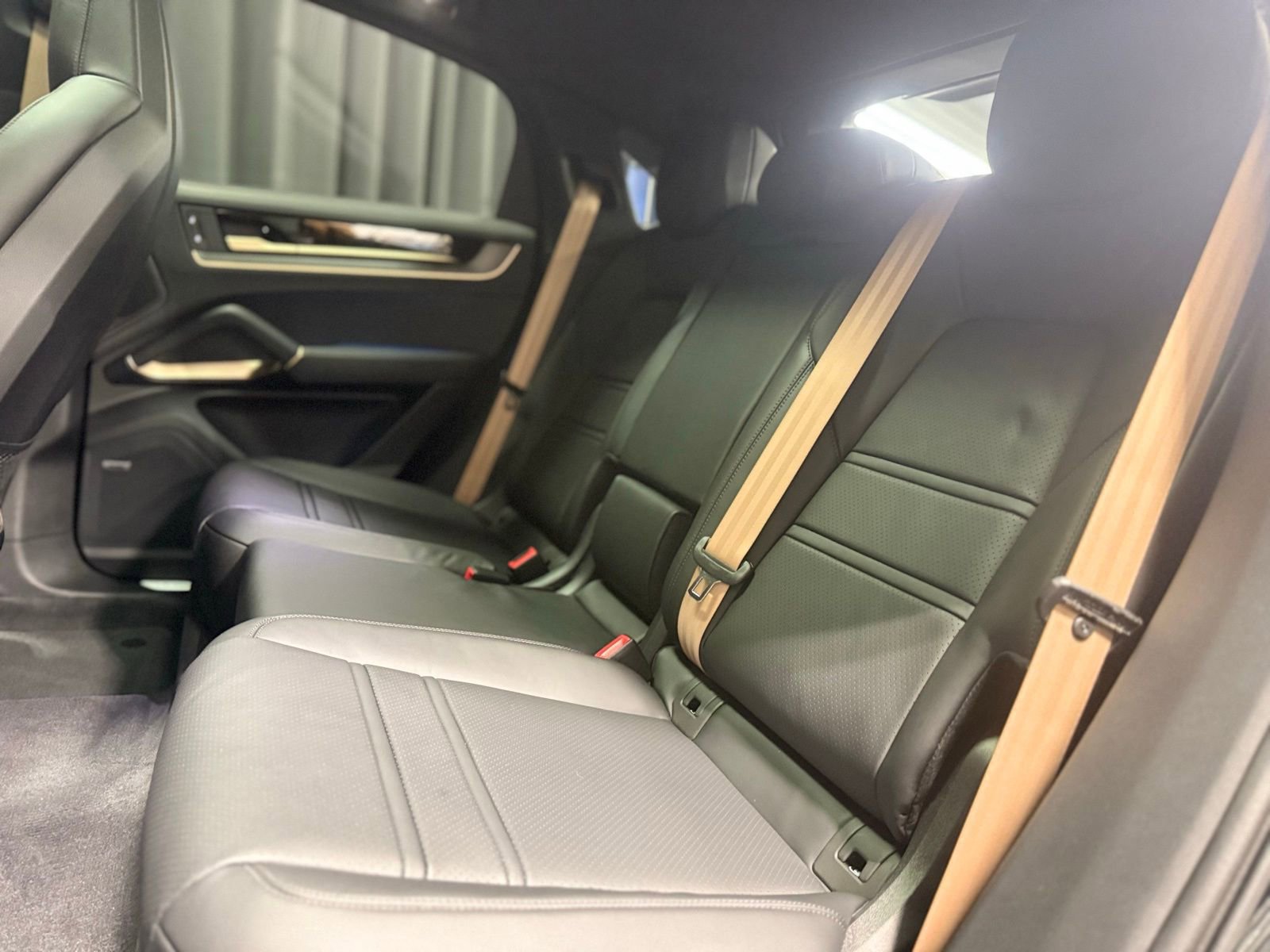 New 2026 Porsche Cayenne S image 8