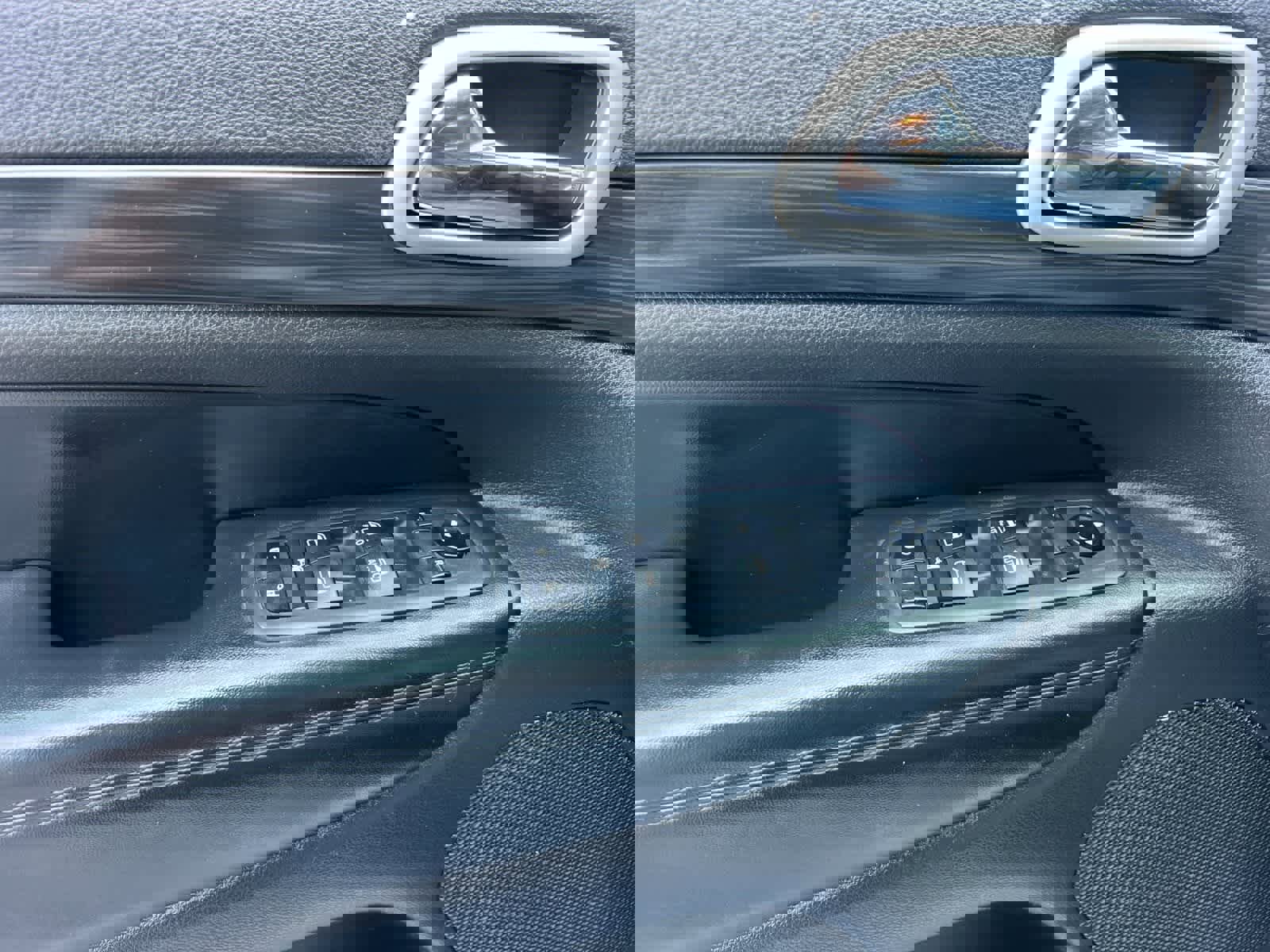 Used 2020 Jeep Grand Cherokee Laredo image 13