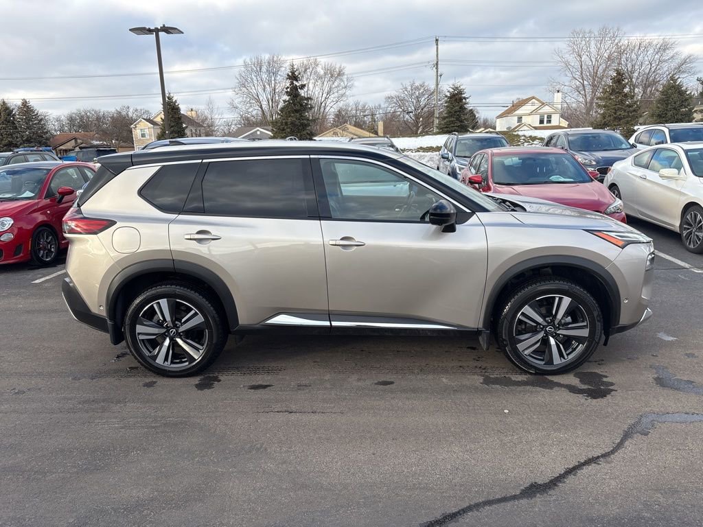 Used 2023 Nissan Rogue Platinum w/ Platinum Premium Package image 2