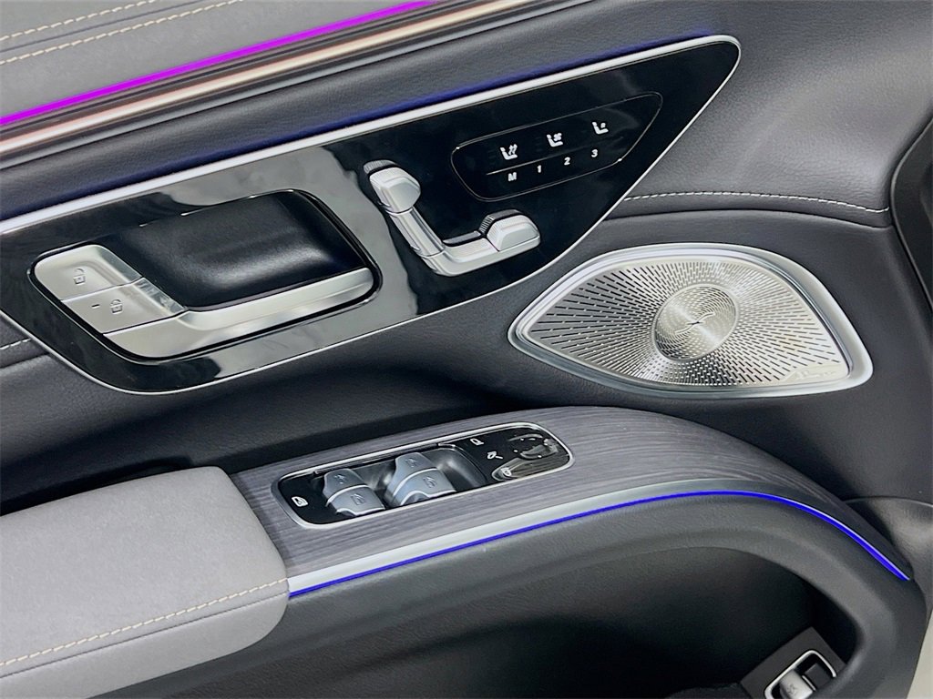 New 2026 Mercedes-Benz EQS 400 4MATIC SUV image 21