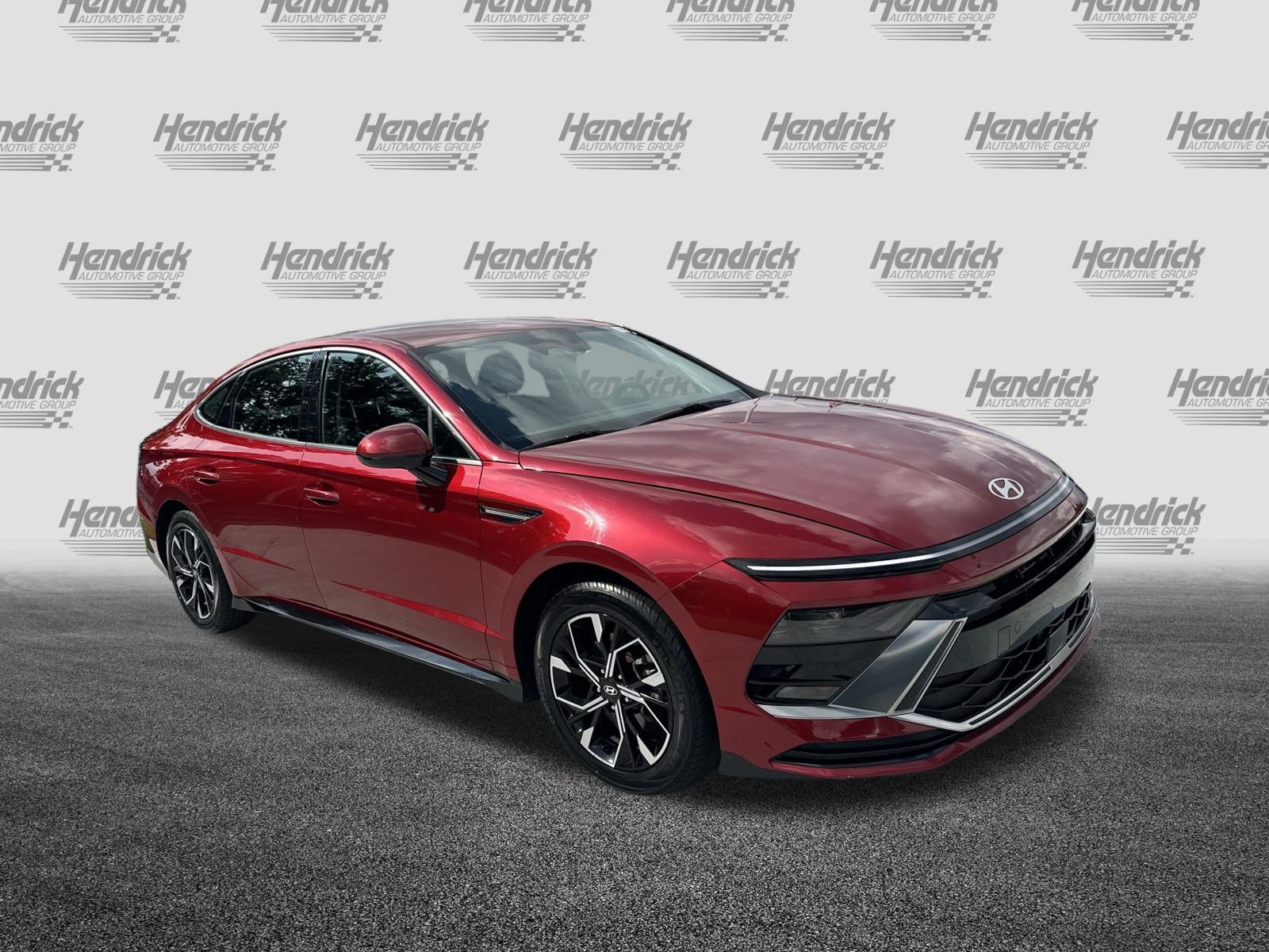 Used 2025 Hyundai Sonata SEL FWD image 2