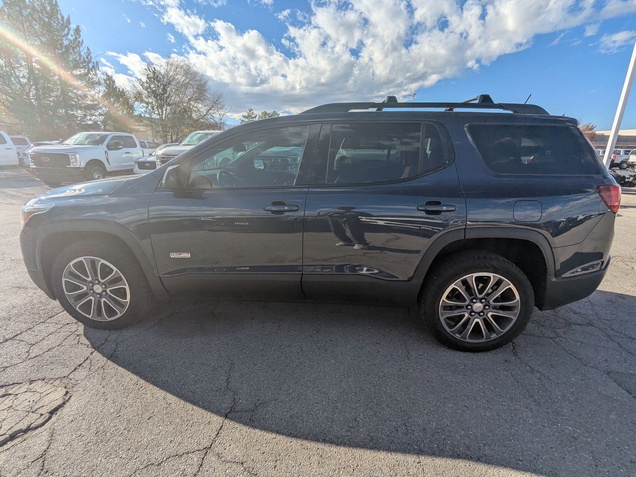 Used 2019 GMC Acadia SLT image 9