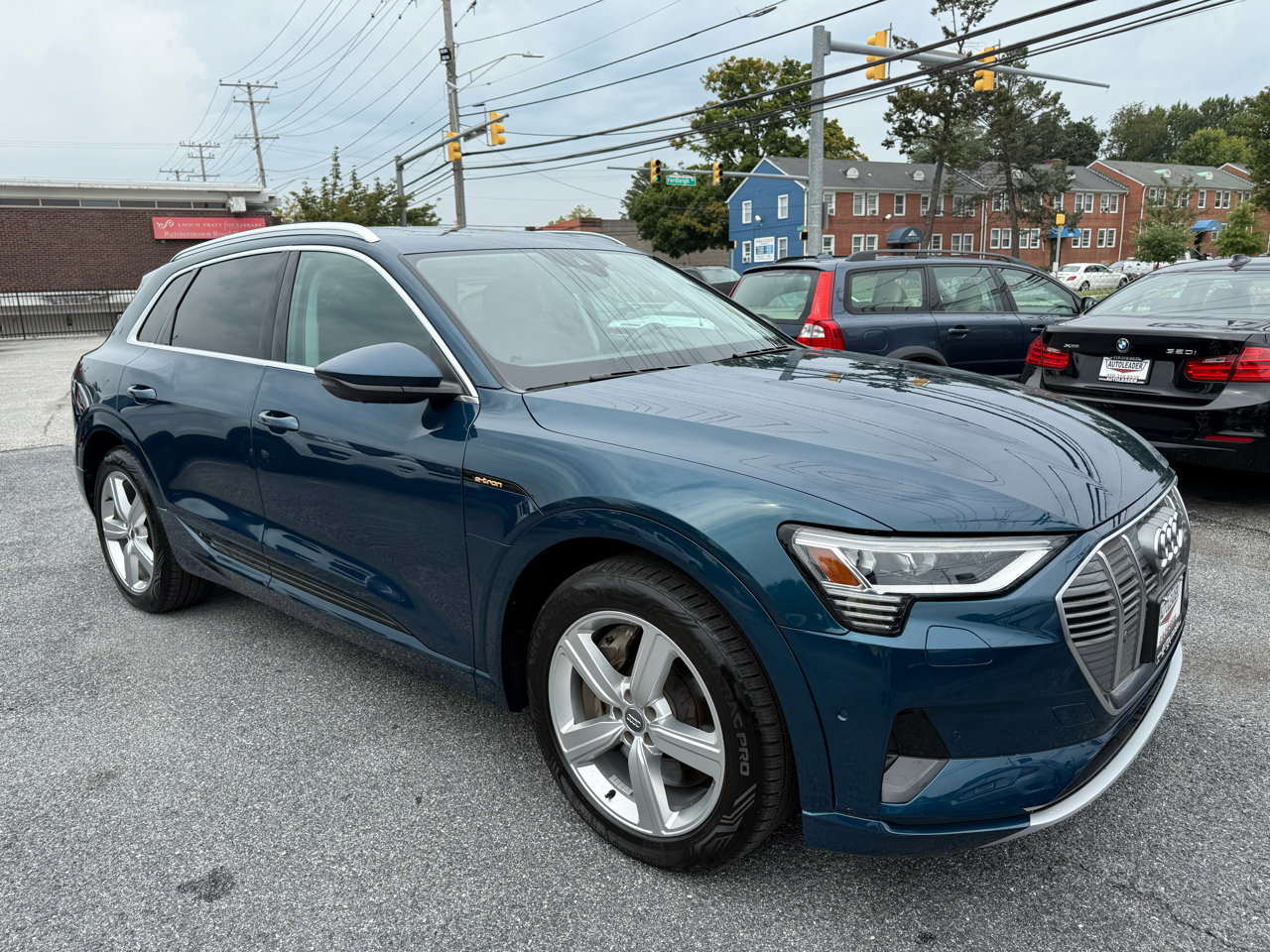 Used 2019 Audi e-tron Premium Plus image 31