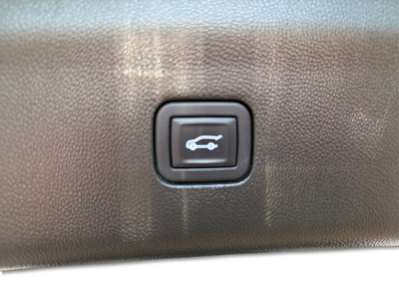 Used 2022 Buick Enclave Avenir AWD/4WD image 24