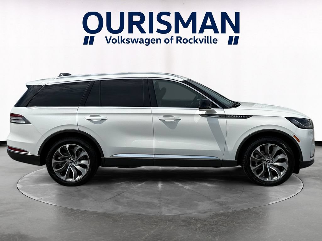 Used 2025 Lincoln Aviator Reserve AWD/4WD image 7