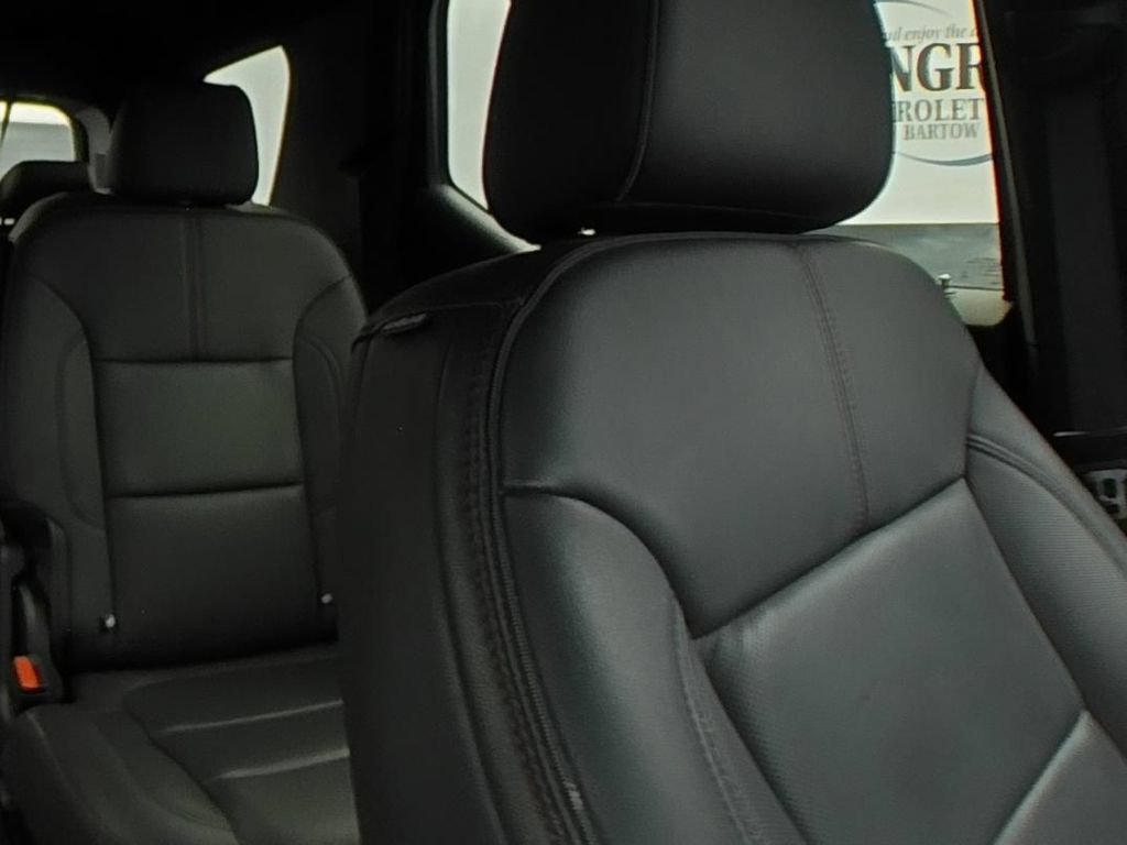 Used 2023 Chevrolet Traverse RS FWD image 14
