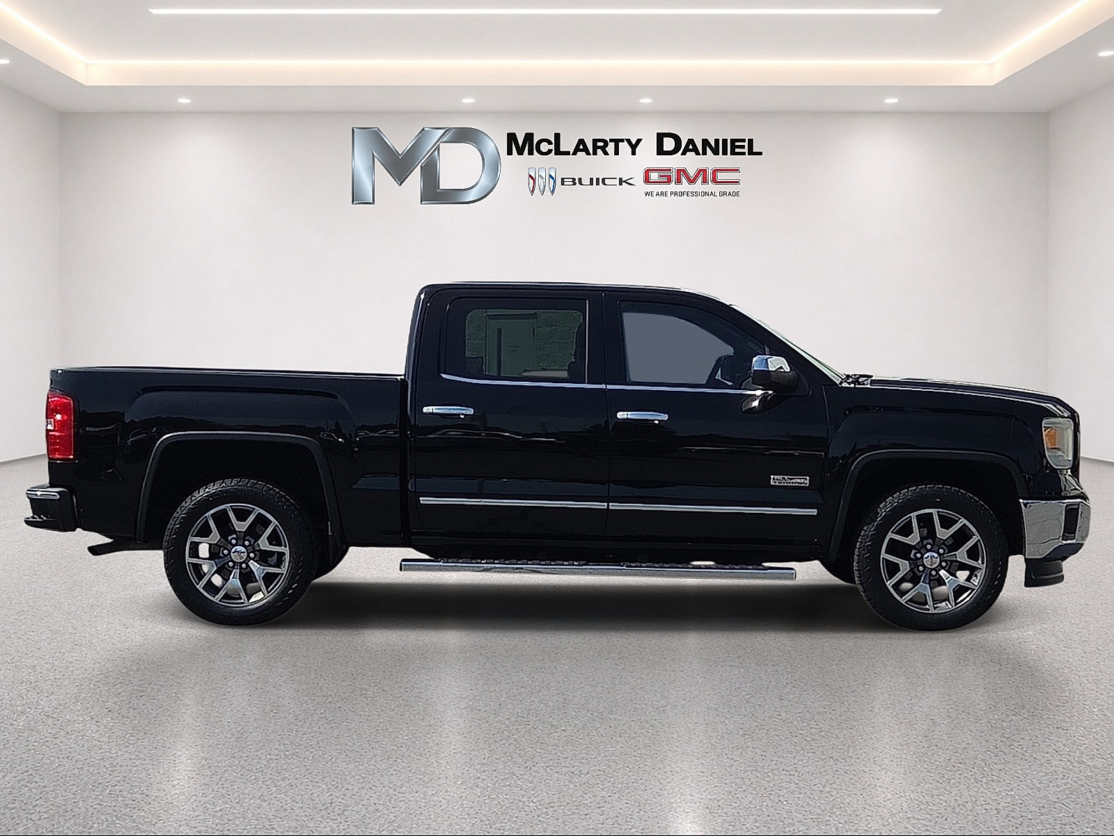 Certified 2014 GMC Sierra 1500 SLT w/ All-Terrain Package AWD/4WD image 15
