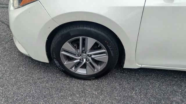 Used 2014 Toyota Corolla LE FWD image 9
