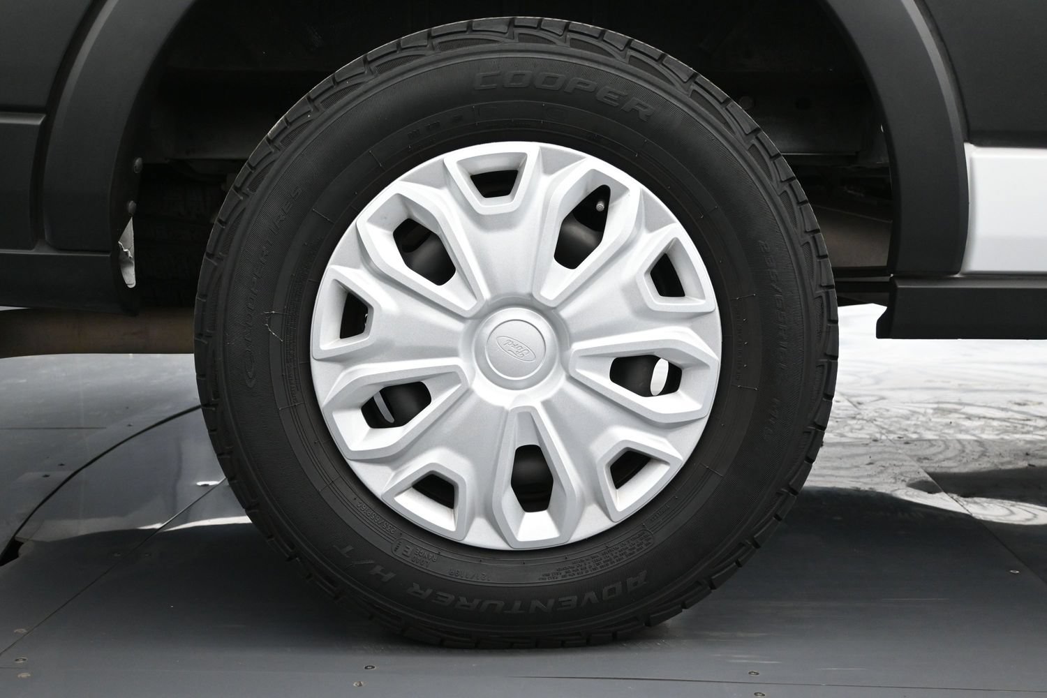 Used 2024 Ford Transit 350 XLT RWD image 18