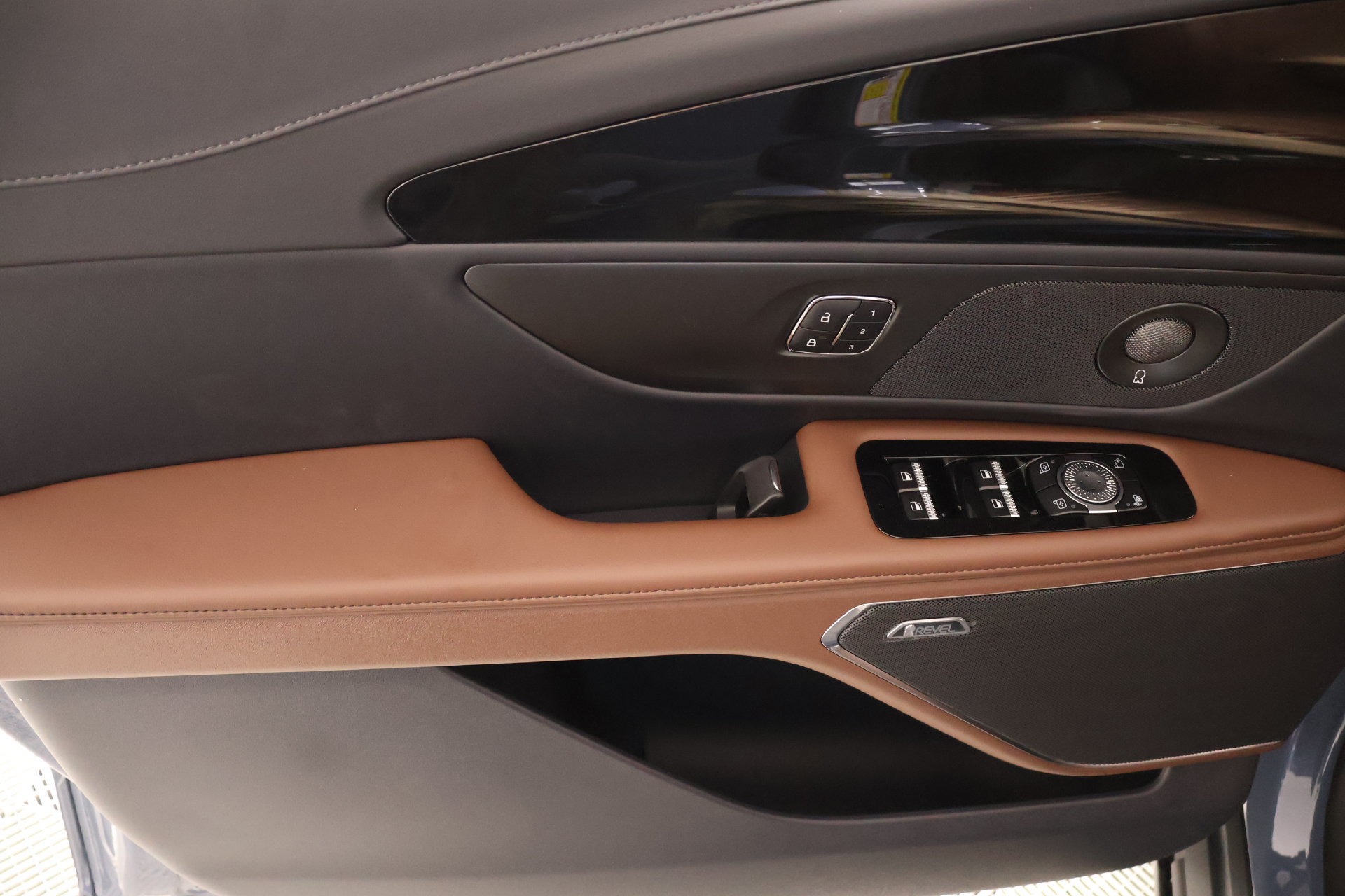 New 2026 Lincoln Nautilus Reserve AWD/4WD image 16