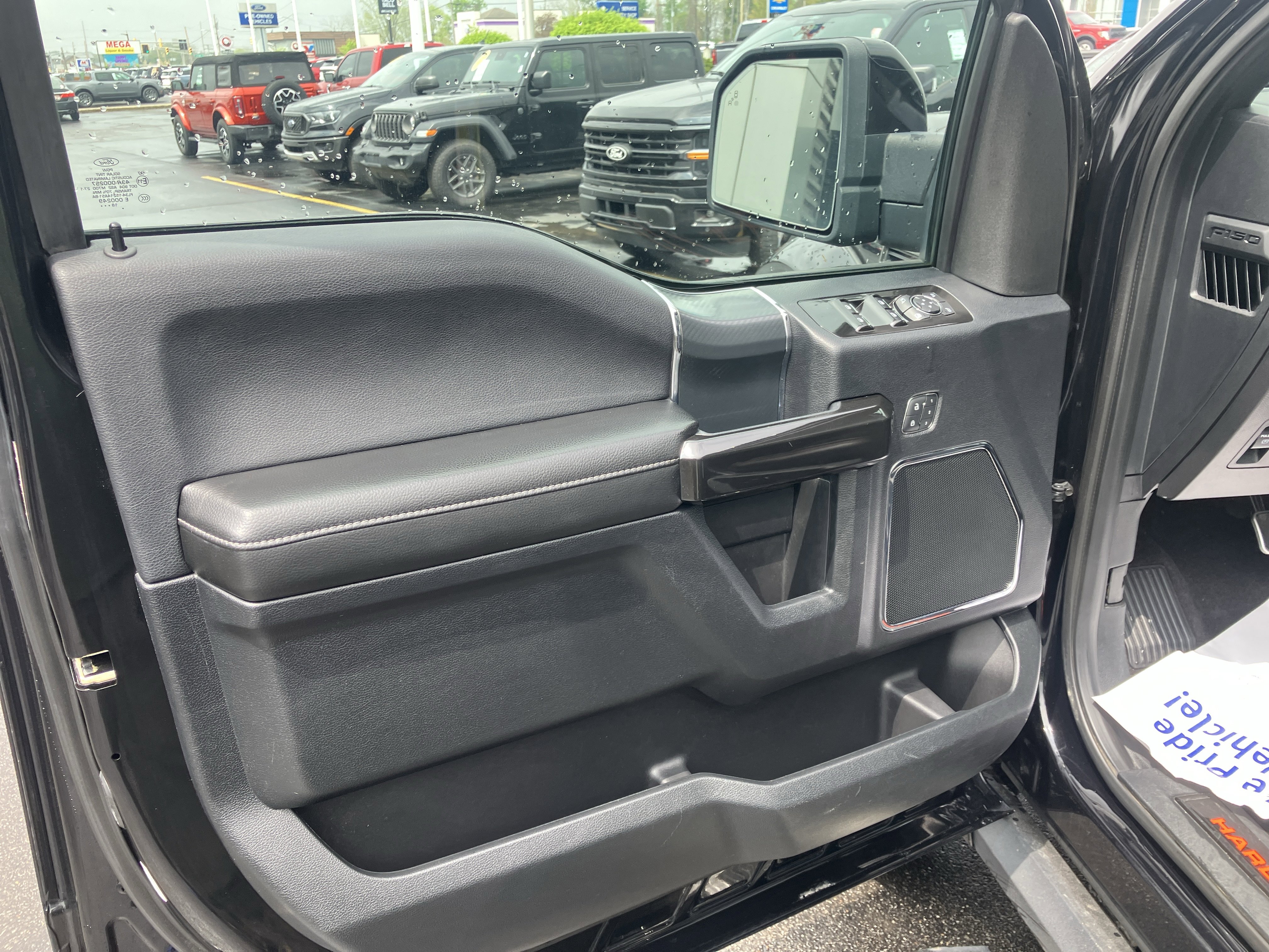 Used 2019 Ford F150 Lariat w/ Equipment Group 502A Luxury AWD/4WD image 17