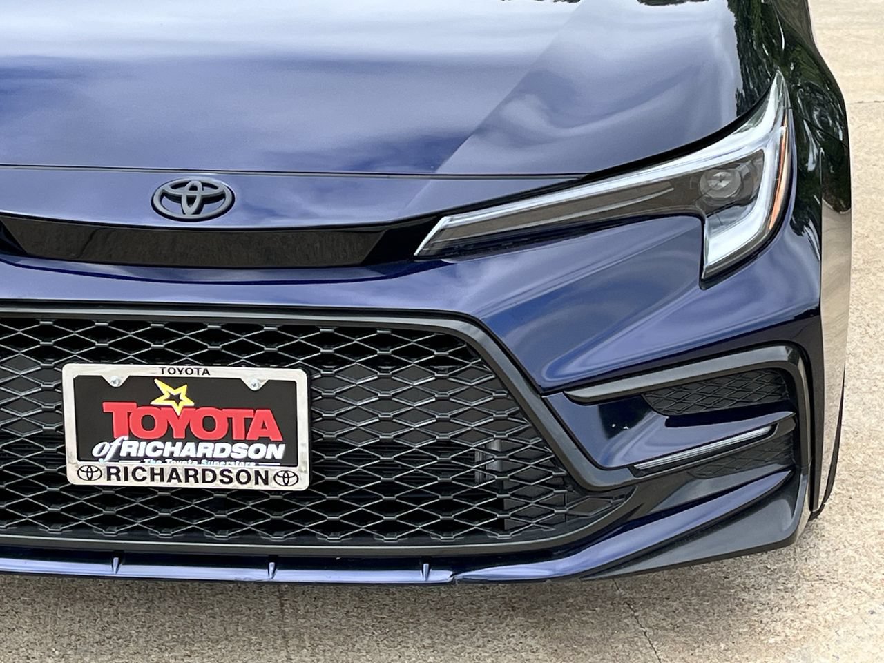 Used 2025 Toyota Corolla SE FWD image 8