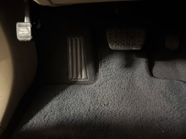 Used 2011 Toyota Venza AWD w/ Convenience Pkg image 27