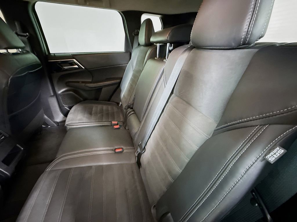 Used 2023 Mitsubishi Outlander SE FWD image 21