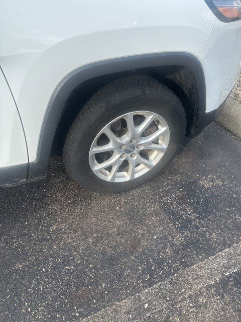 Used 2014 Jeep Cherokee Latitude w/ Cold Weather Group image 13