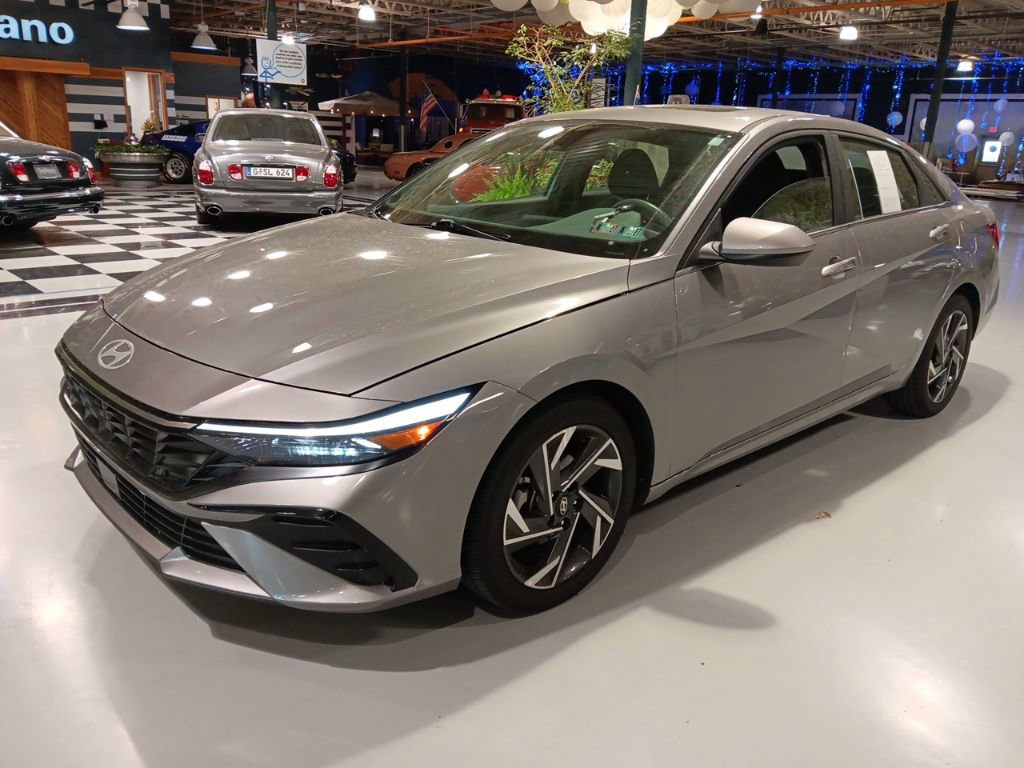 Used 2024 Hyundai Elantra SEL w/ Convenience Package