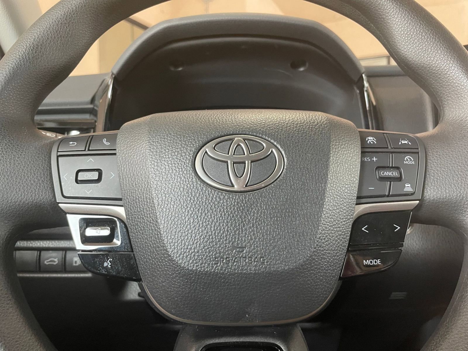 Used 2025 Toyota Camry LE image 27