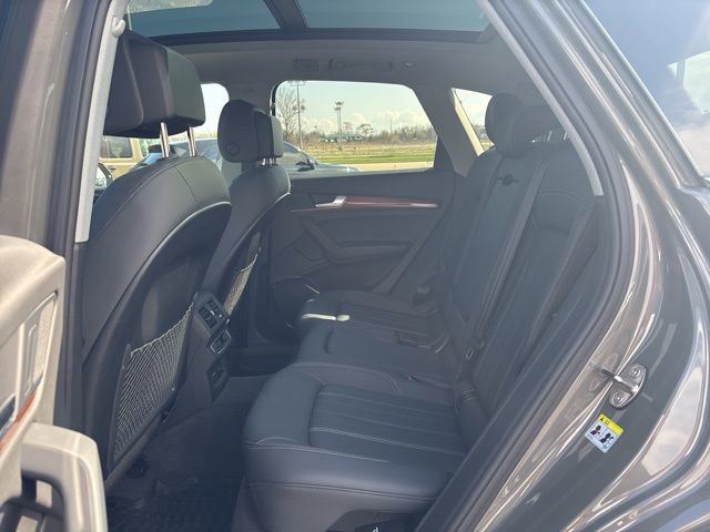 Used 2023 Audi Q5 2.0T Premium w/ Convenience Package AWD/4WD image 34