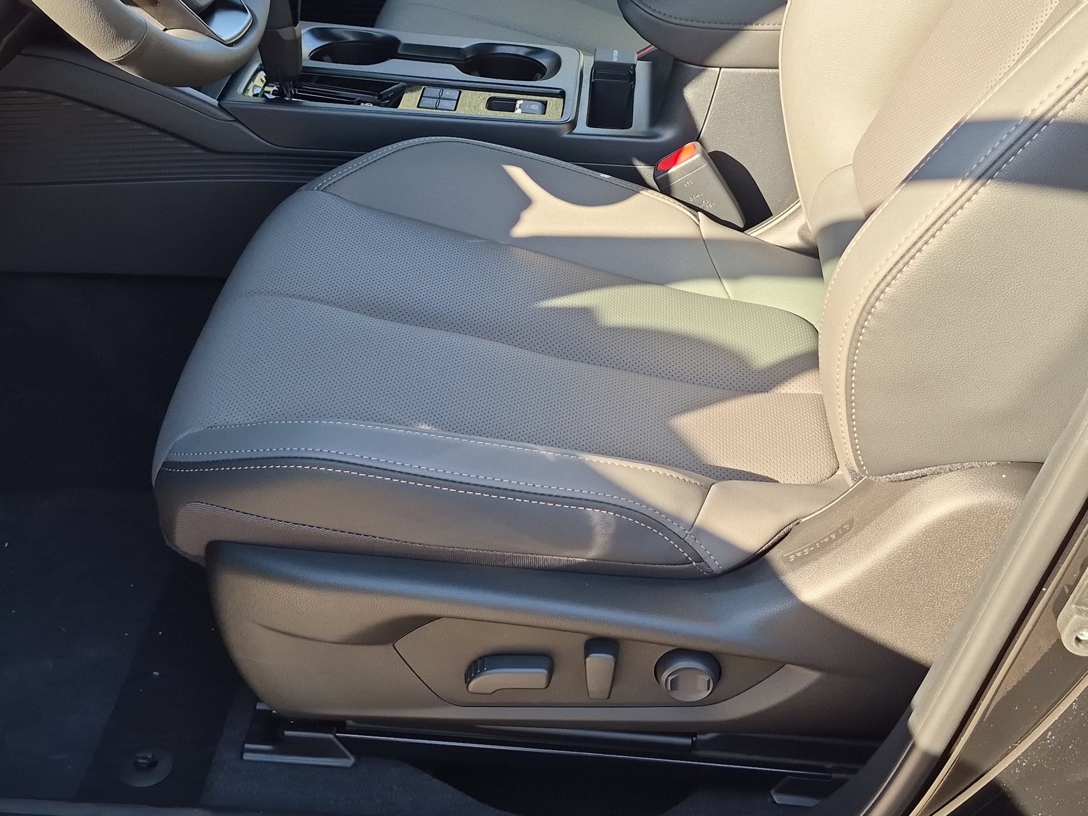 New 2026 Subaru Outback Limited AWD/4WD image 14