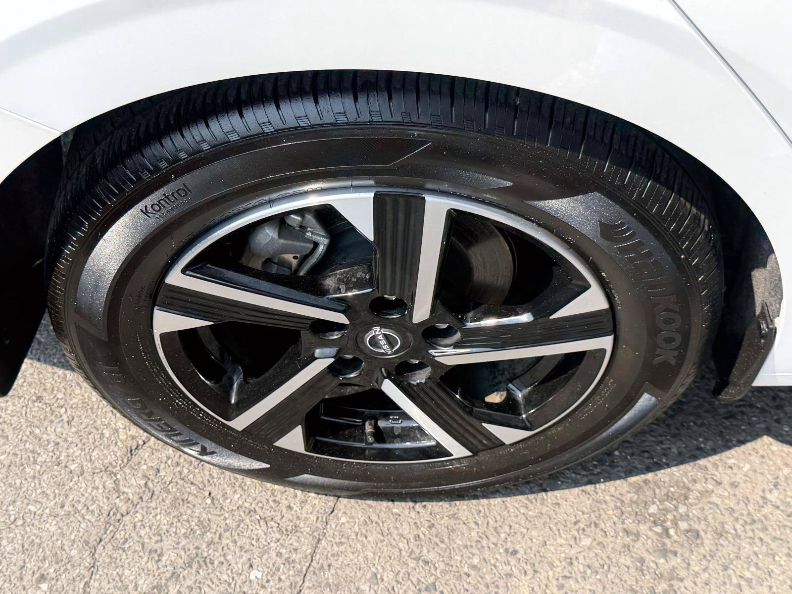 Used 2024 Nissan Sentra SV FWD image 7