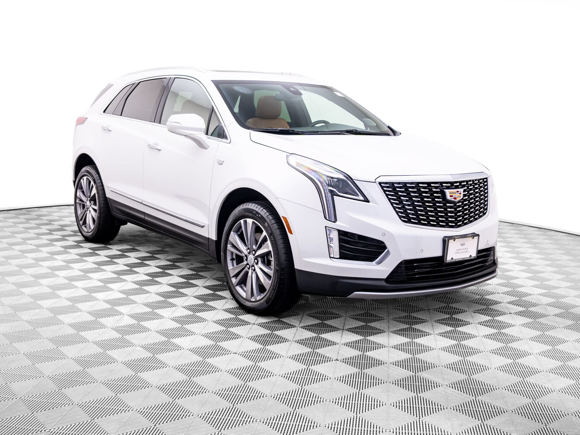 Certified 2025 Cadillac XT5 Premium Luxury AWD/4WD image 9