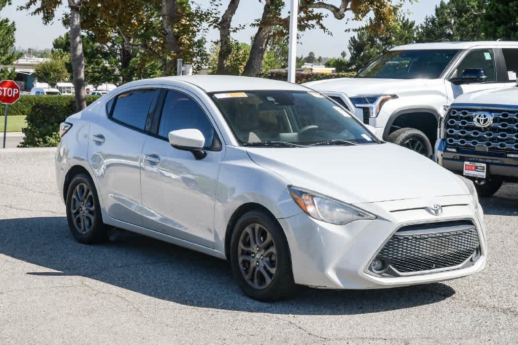 Used 2019 Toyota Yaris LE FWD image 3