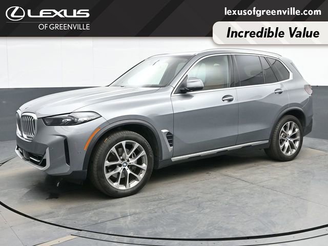Used 2024 BMW X5 xDrive40i w/ Parking Assistance Package image 4