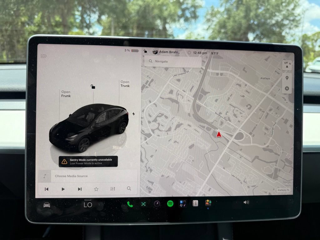 Used 2022 Tesla Model Y Long Range AWD/4WD image 25