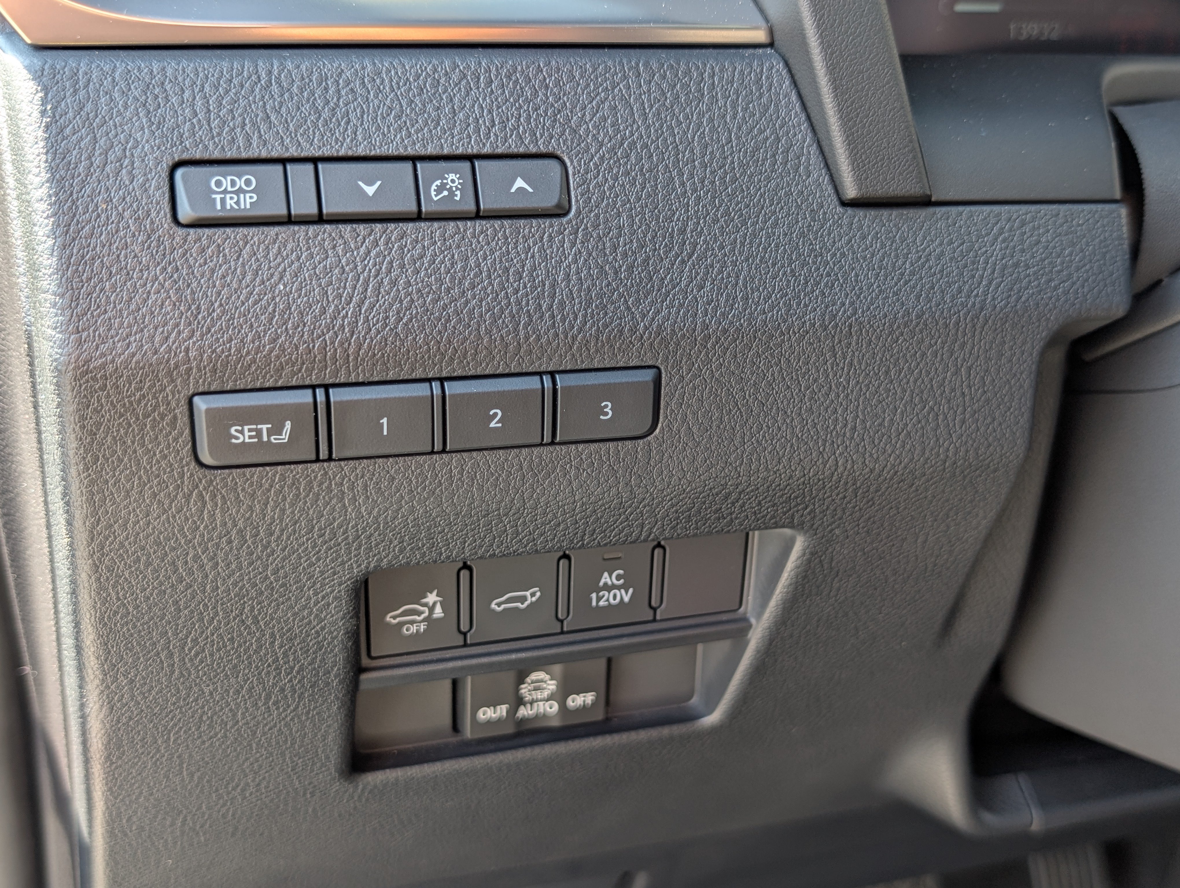 Used 2025 Lexus GX 550 w/ Accessory Package (2T) AWD/4WD image 25