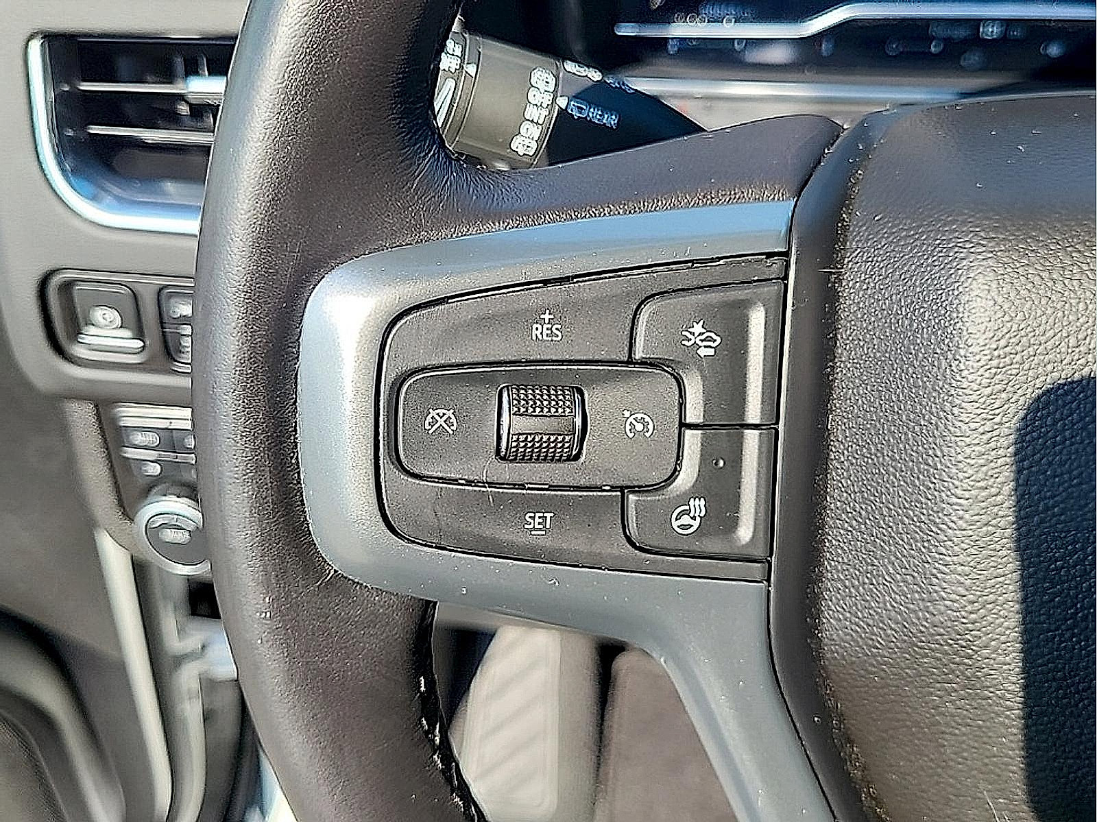 Used 2023 Chevrolet Tahoe Premier AWD/4WD image 19