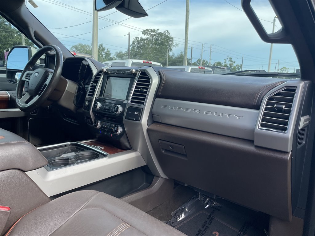 Used 2017 Ford F350 King Ranch w/ King Ranch Ultimate Package AWD/4WD image 17