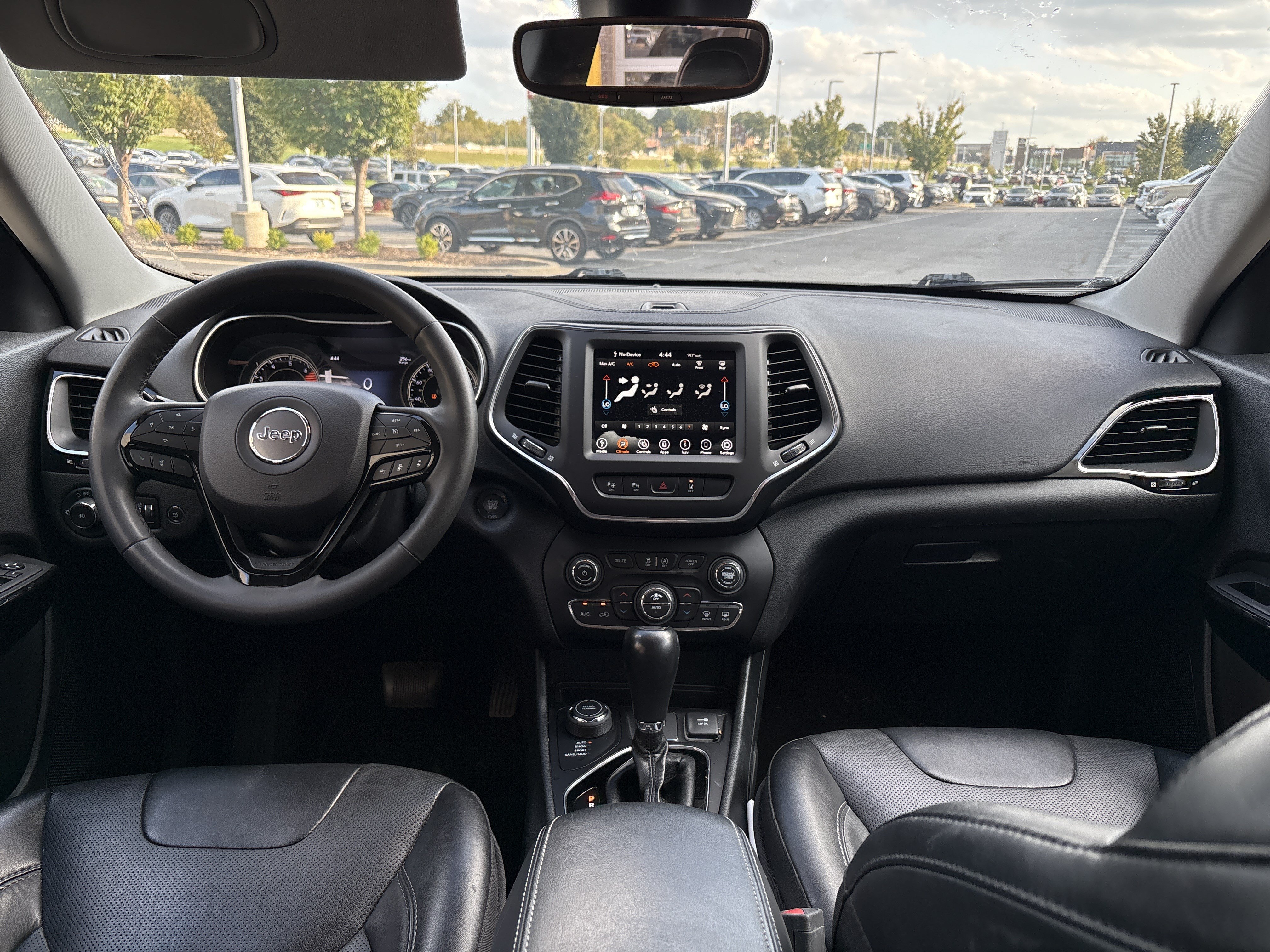 Used 2023 Jeep Cherokee Altitude Lux AWD/4WD image 9