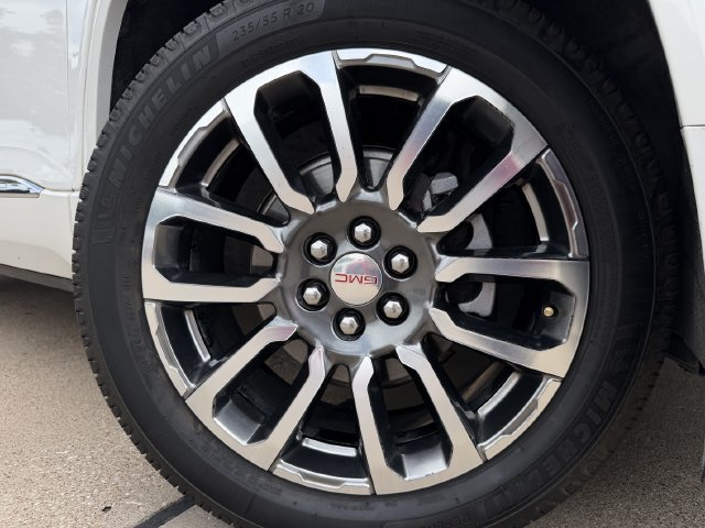 Used 2020 GMC Acadia Denali w/ Denali Ultimate Package AWD/4WD image 8