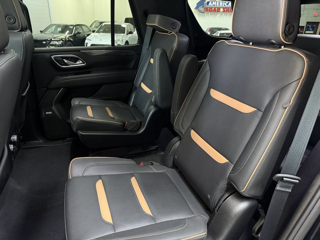 Used 2023 GMC Yukon AT4 w/ Technology Package AWD/4WD image 16