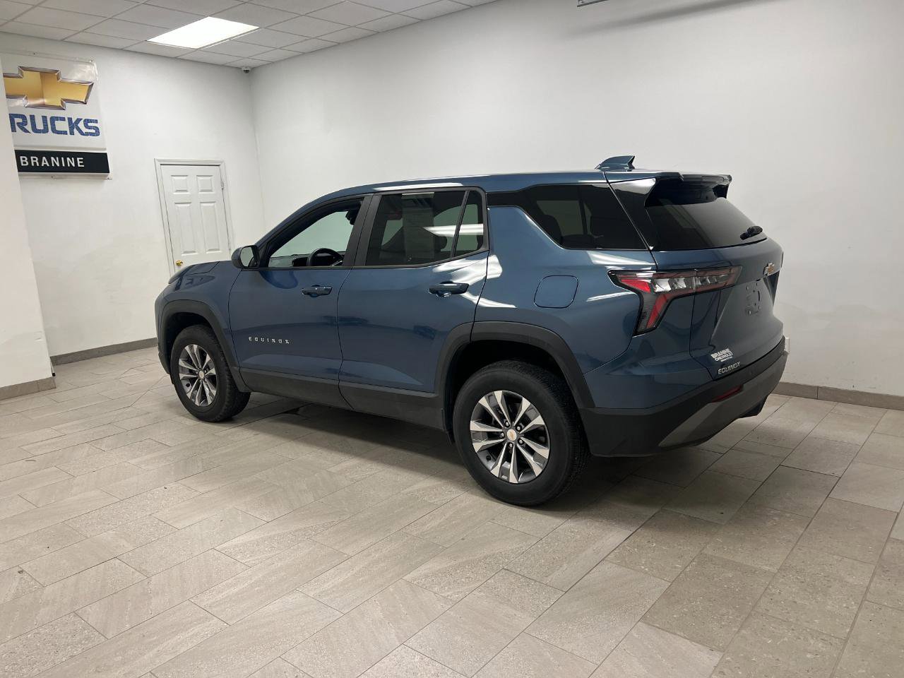 Used 2025 Chevrolet Equinox LT image 13