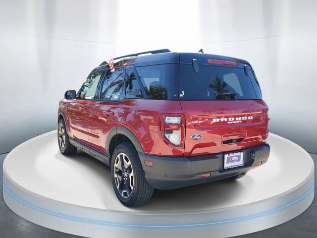 Used 2021 Ford Bronco Sport Outer Banks w/ Outer Banks Package image 3