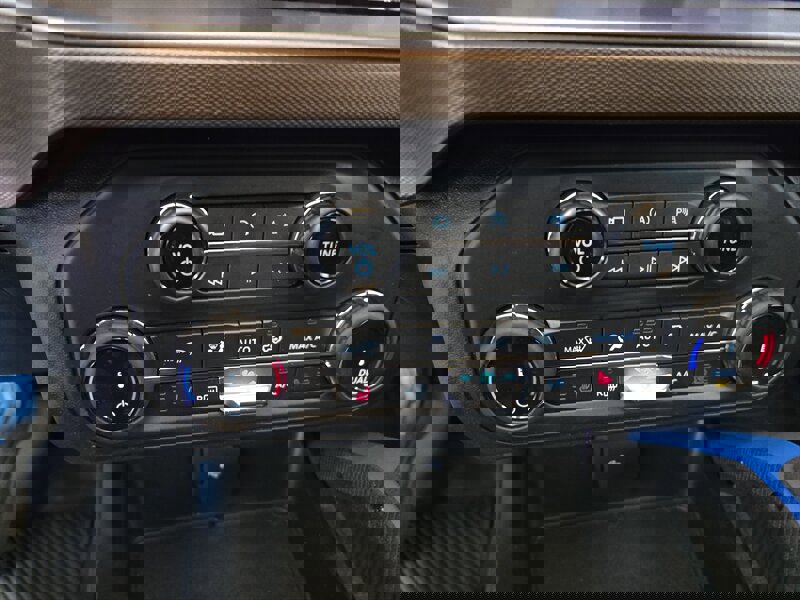 Used 2022 Ford Bronco Outer Banks image 25