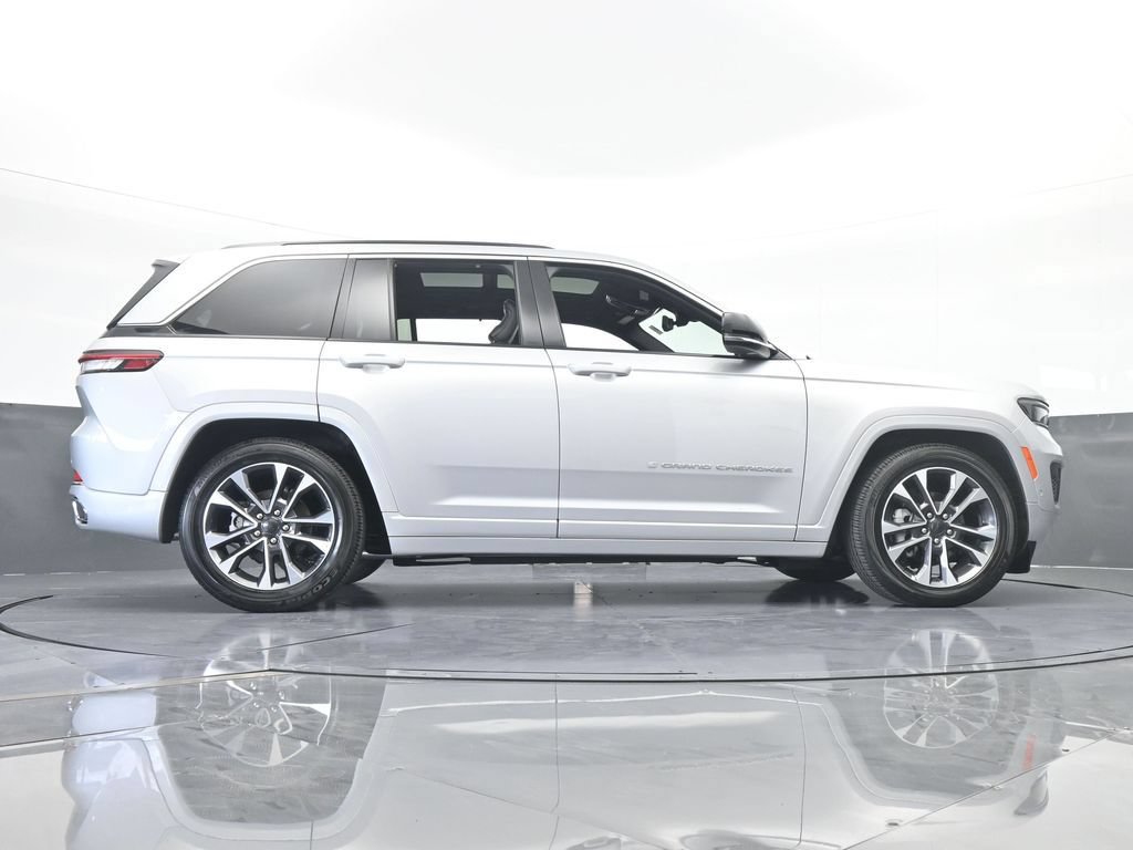 Used 2024 Jeep Grand Cherokee Overland w/ Luxury Tech Group IV AWD/4WD image 69