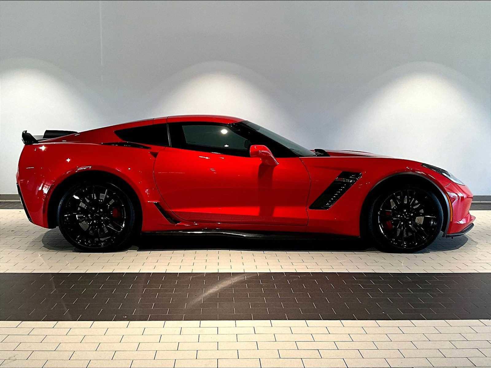Used 2016 Chevrolet Corvette Z06 w/ 3LZ Preferred Equipment Group image 11