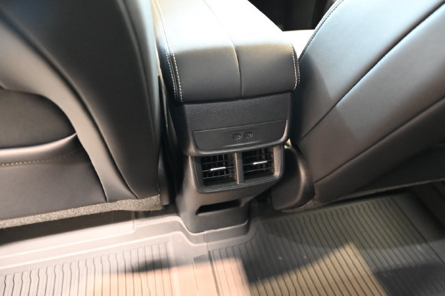 New 2027 GMC Terrain Elevation w/ Elevation Premium Package AWD/4WD image 25
