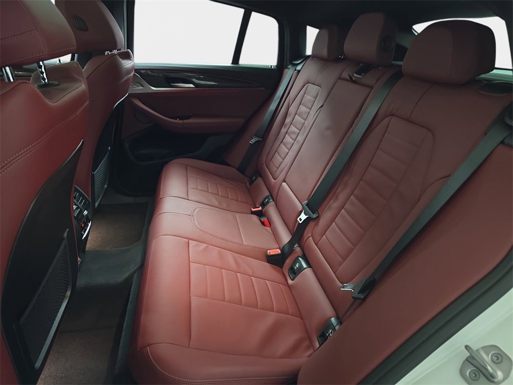 Used 2025 BMW X4 M40i w/ Premium Package image 17