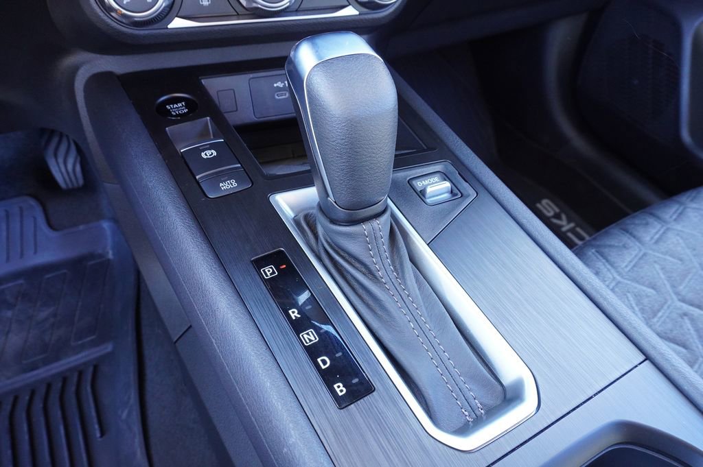 Certified 2025 Nissan Kicks SV w/ SV Premium Package FWD image 18