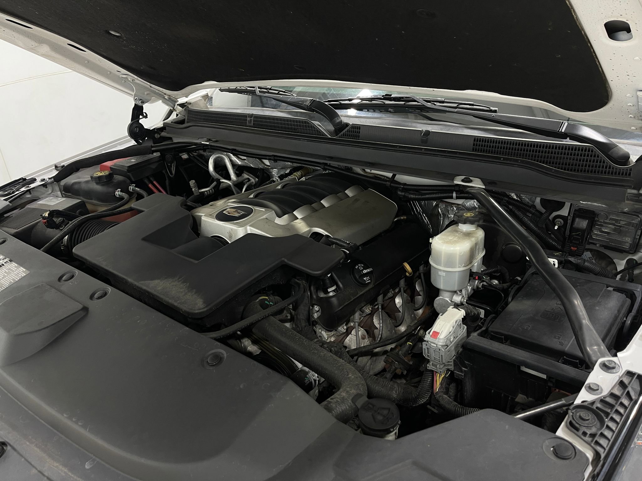 Used 2018 Cadillac Escalade Luxury w/ LPO, Radiant Package image 30